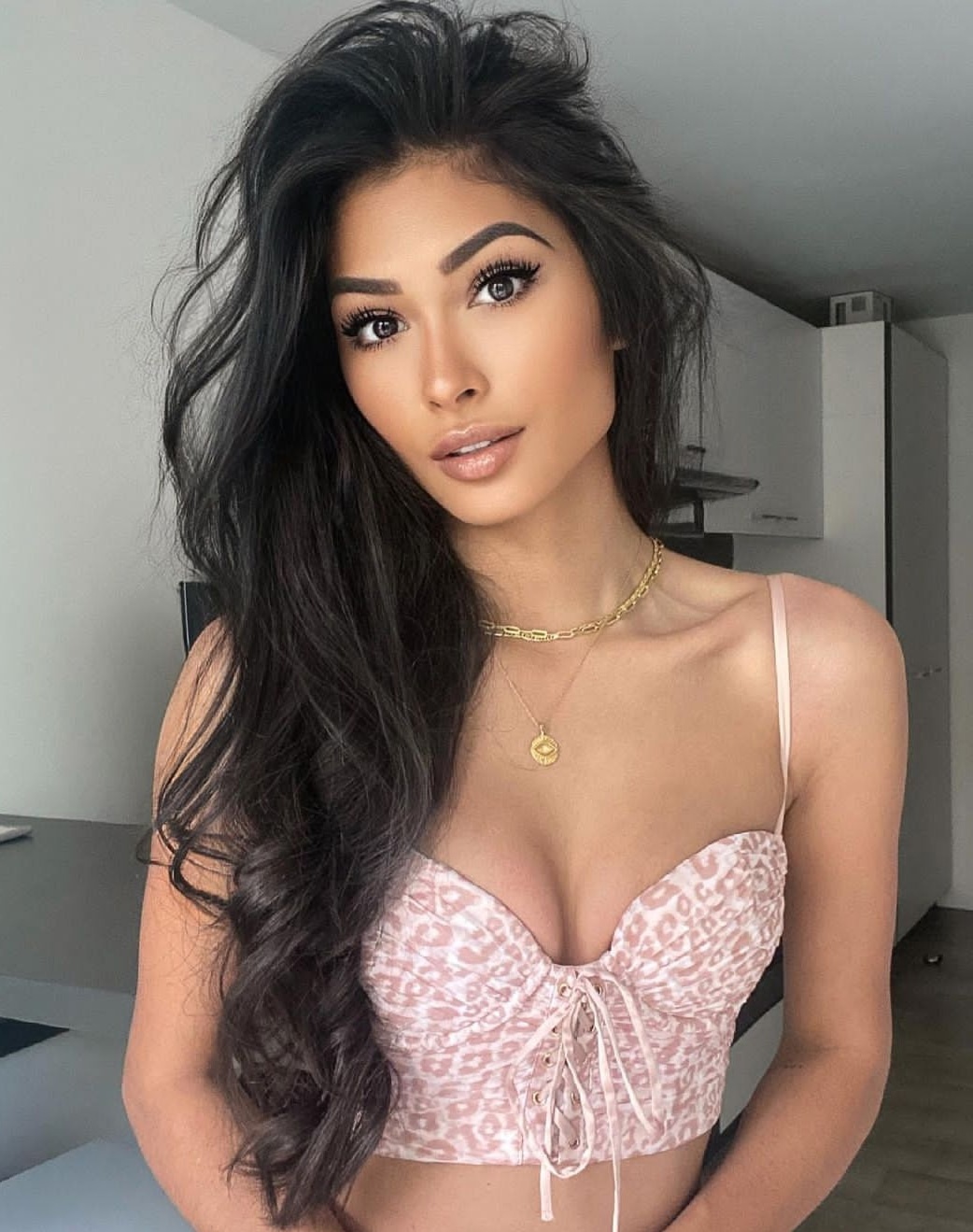 MEGHAN escort in Paris