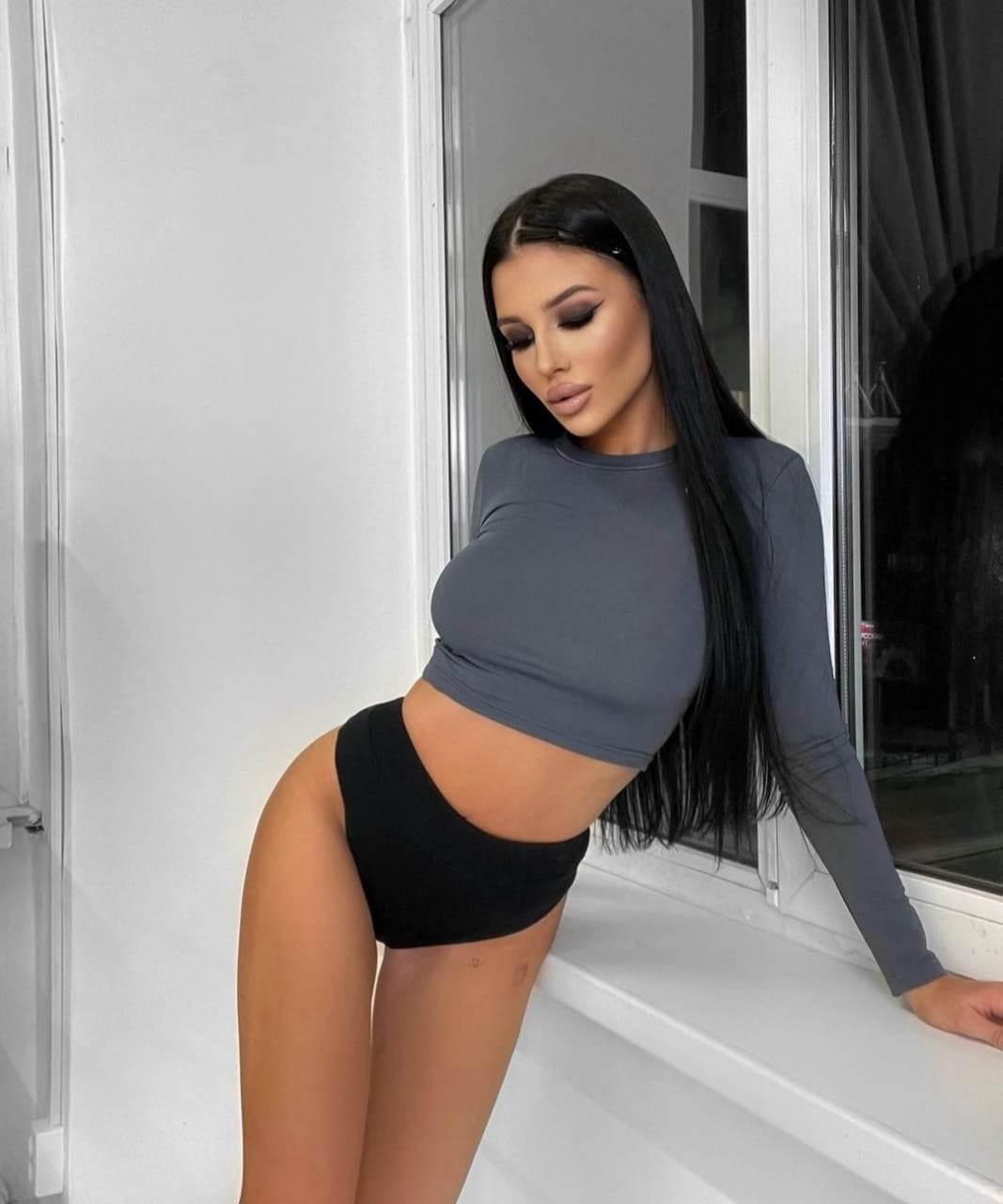 Alena escort in Cannes