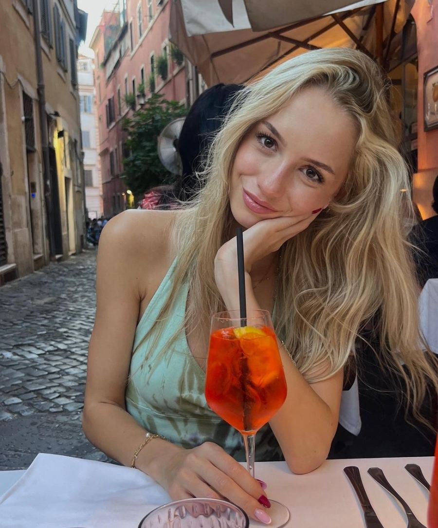VINETTE escort in Paris