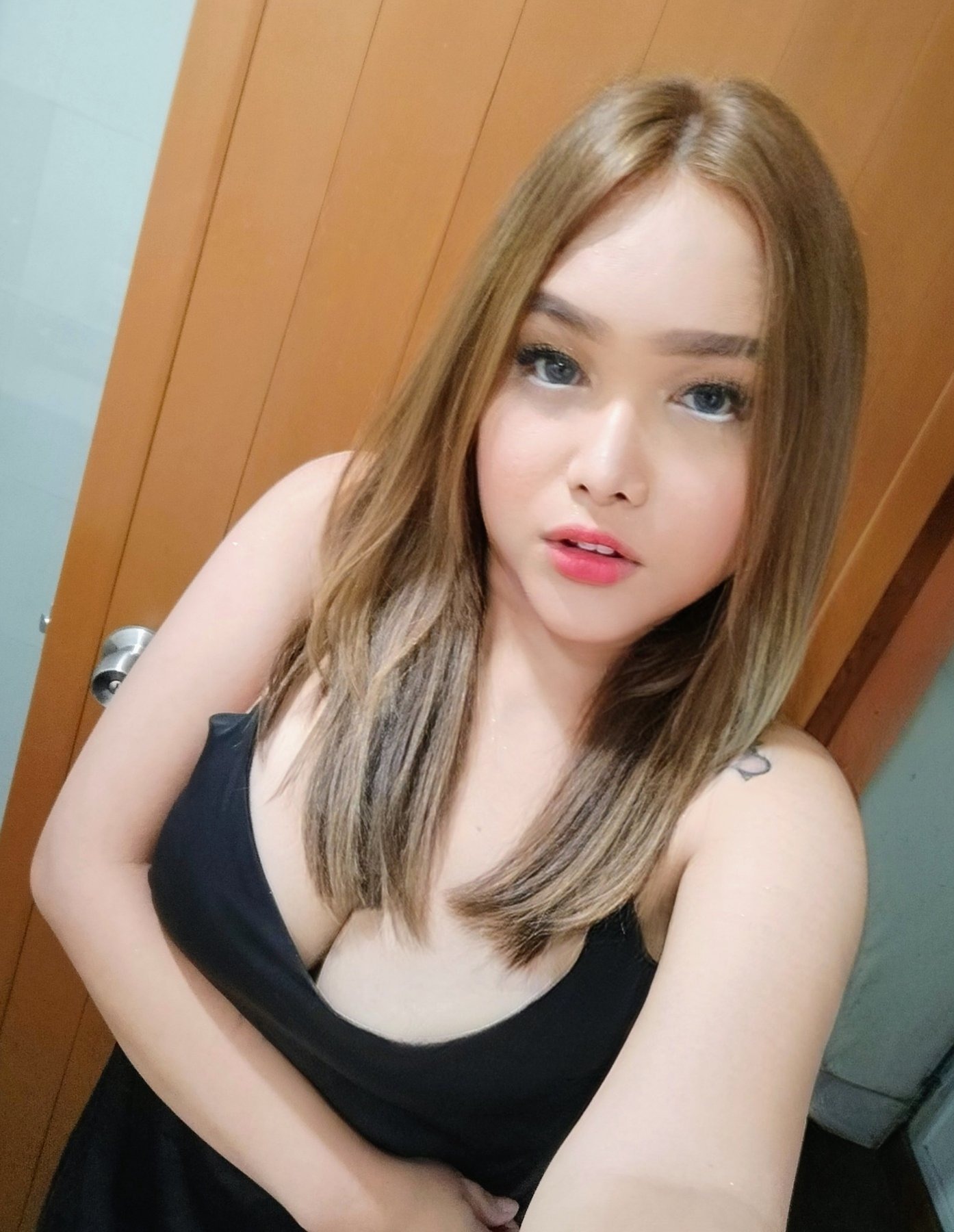 Deeptroat expert just arrived escort in Manila