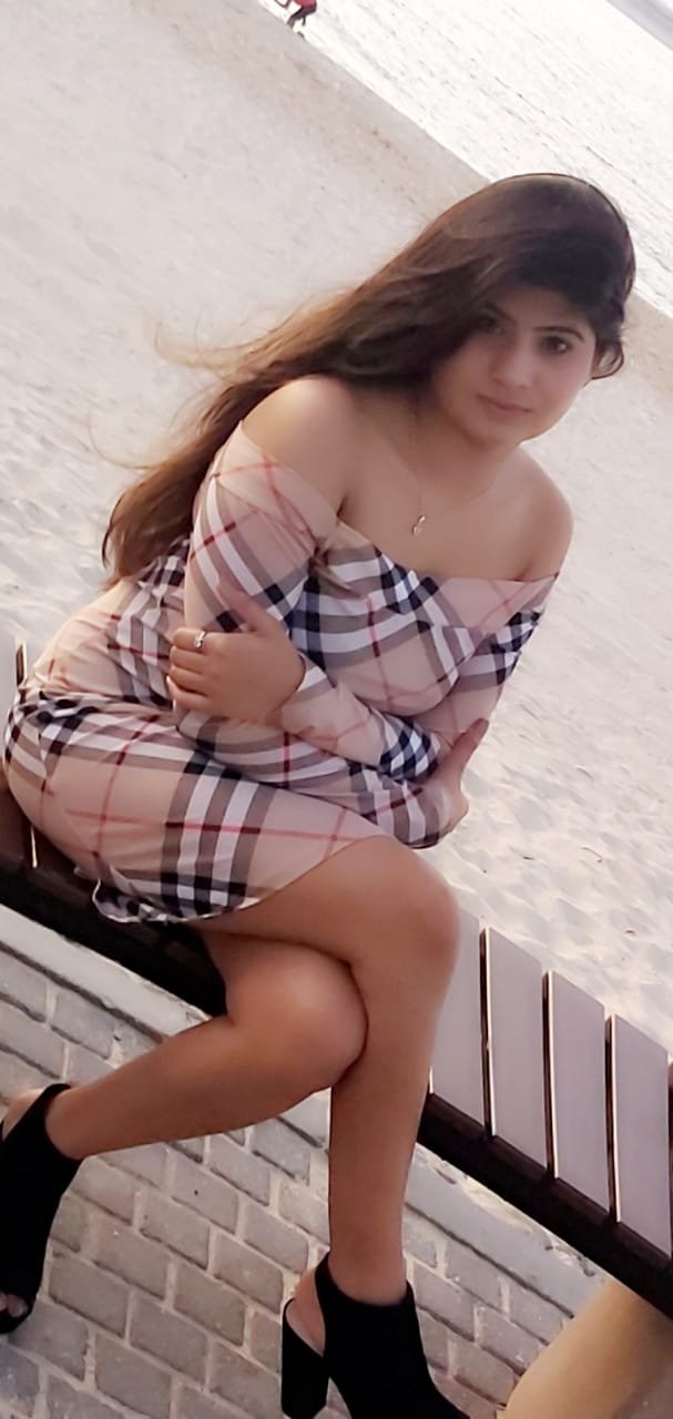 Varsha Busty Milf escort in Dubai