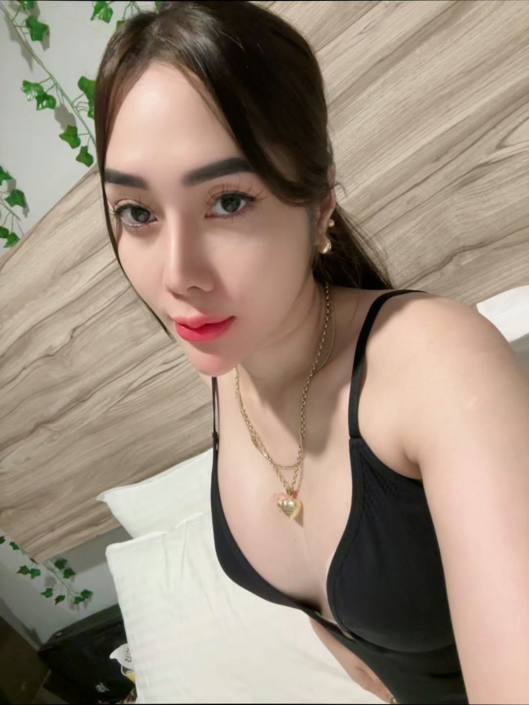 Faye escort in Singapore