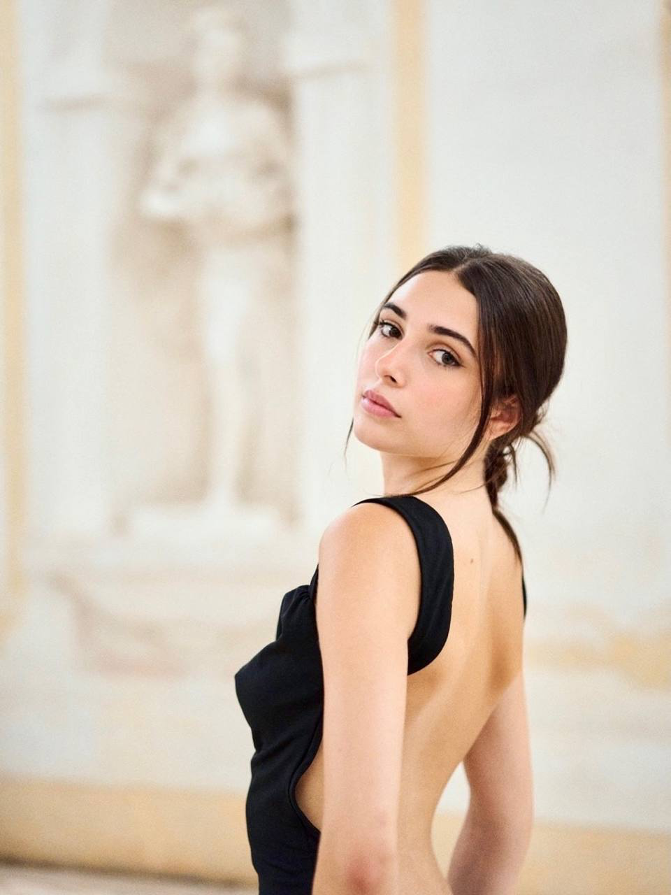 MURKA escort in Paris