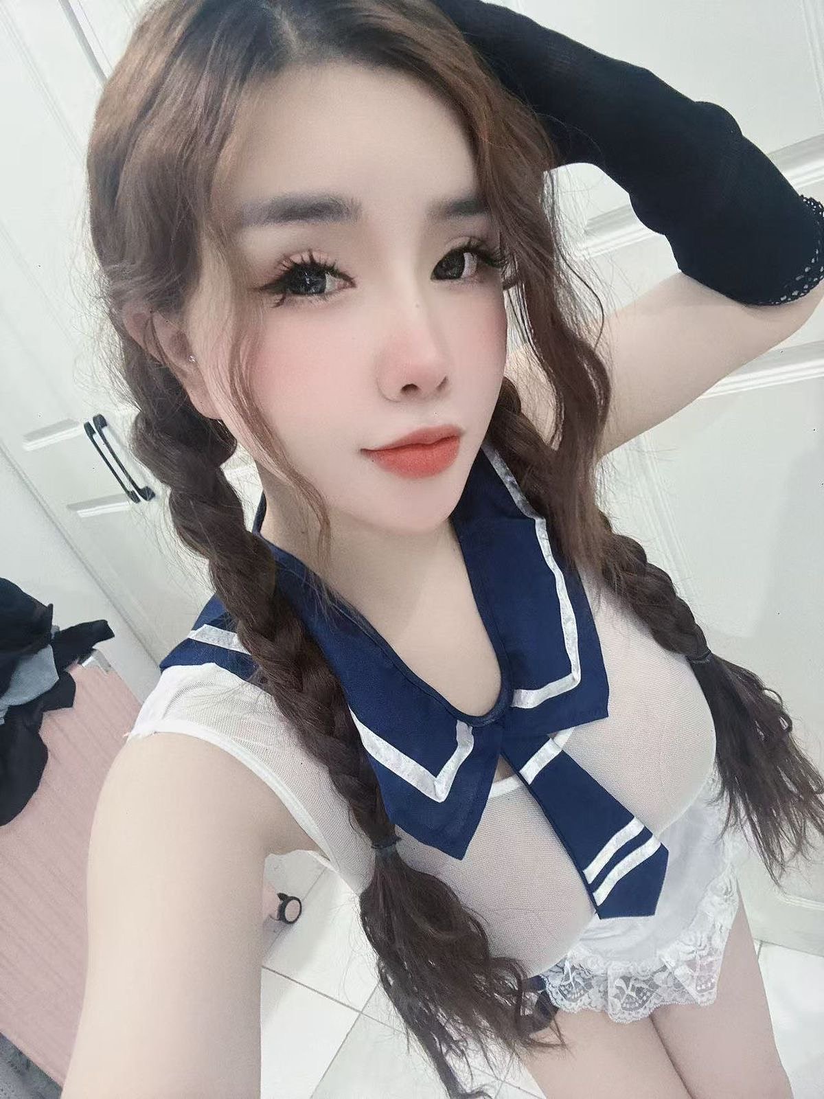 Lily escort in Singapore
