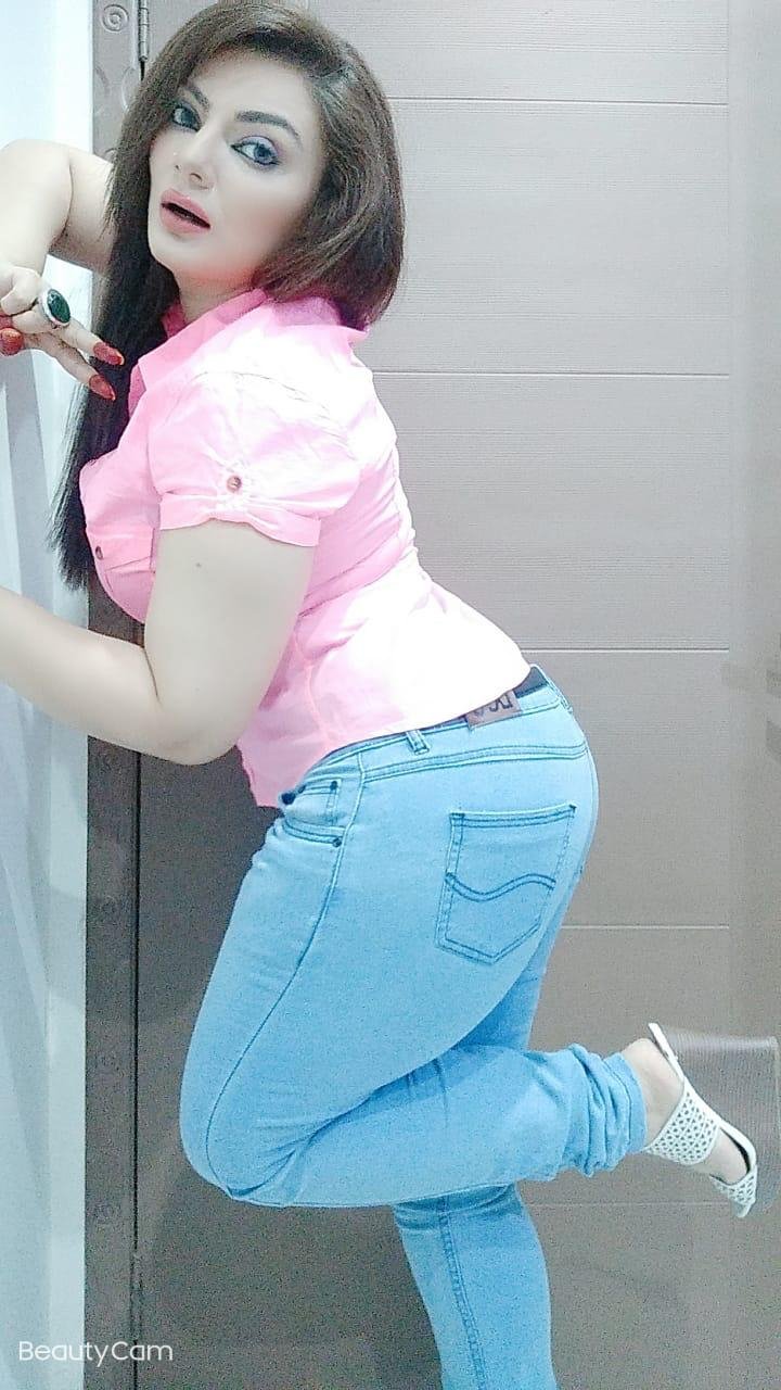 Ghazal Busty Milf escort in Dubai