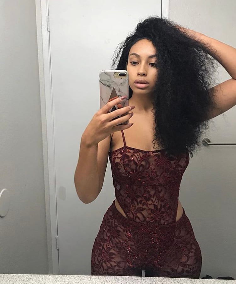 Nicole escort in Paris