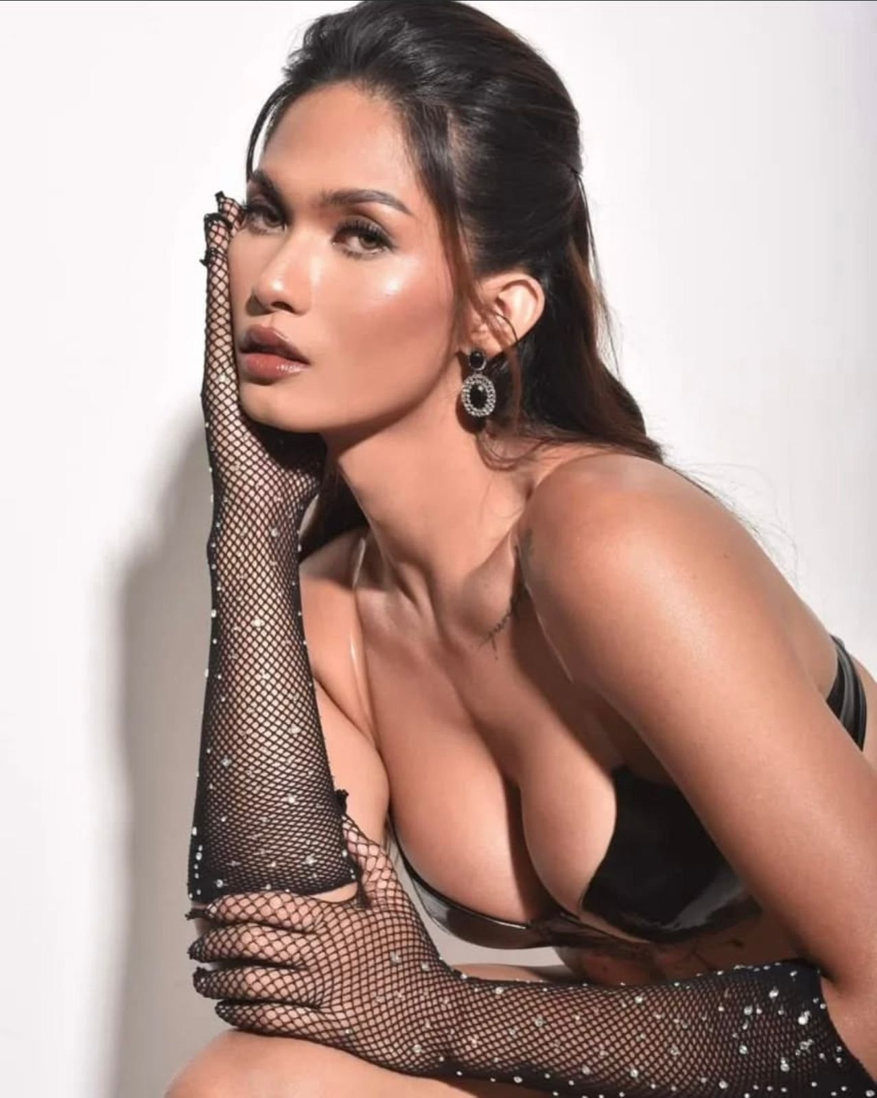 Esme GFE escort in Makati City