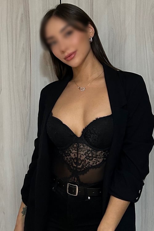 Hilary escort in Düsseldorf