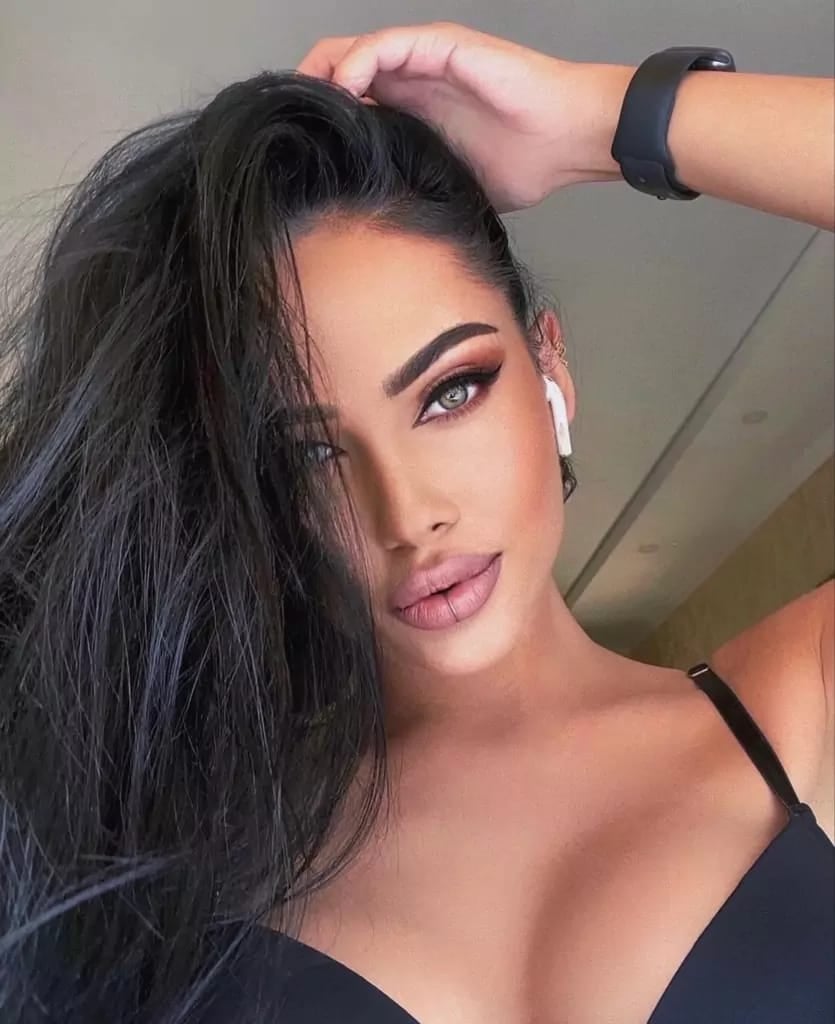 Suzanna escort in Istanbul