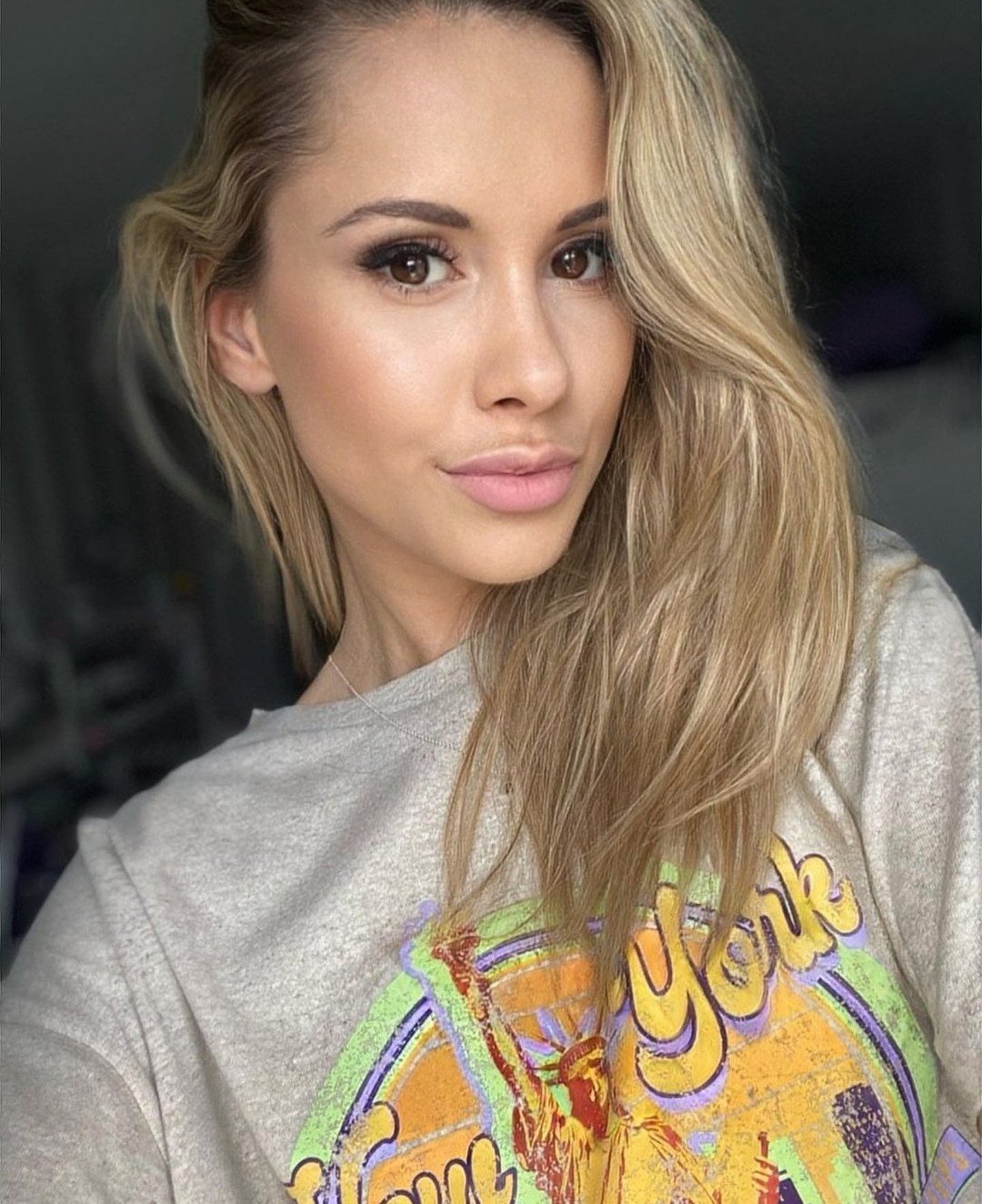ISOBEL escort in Istanbul