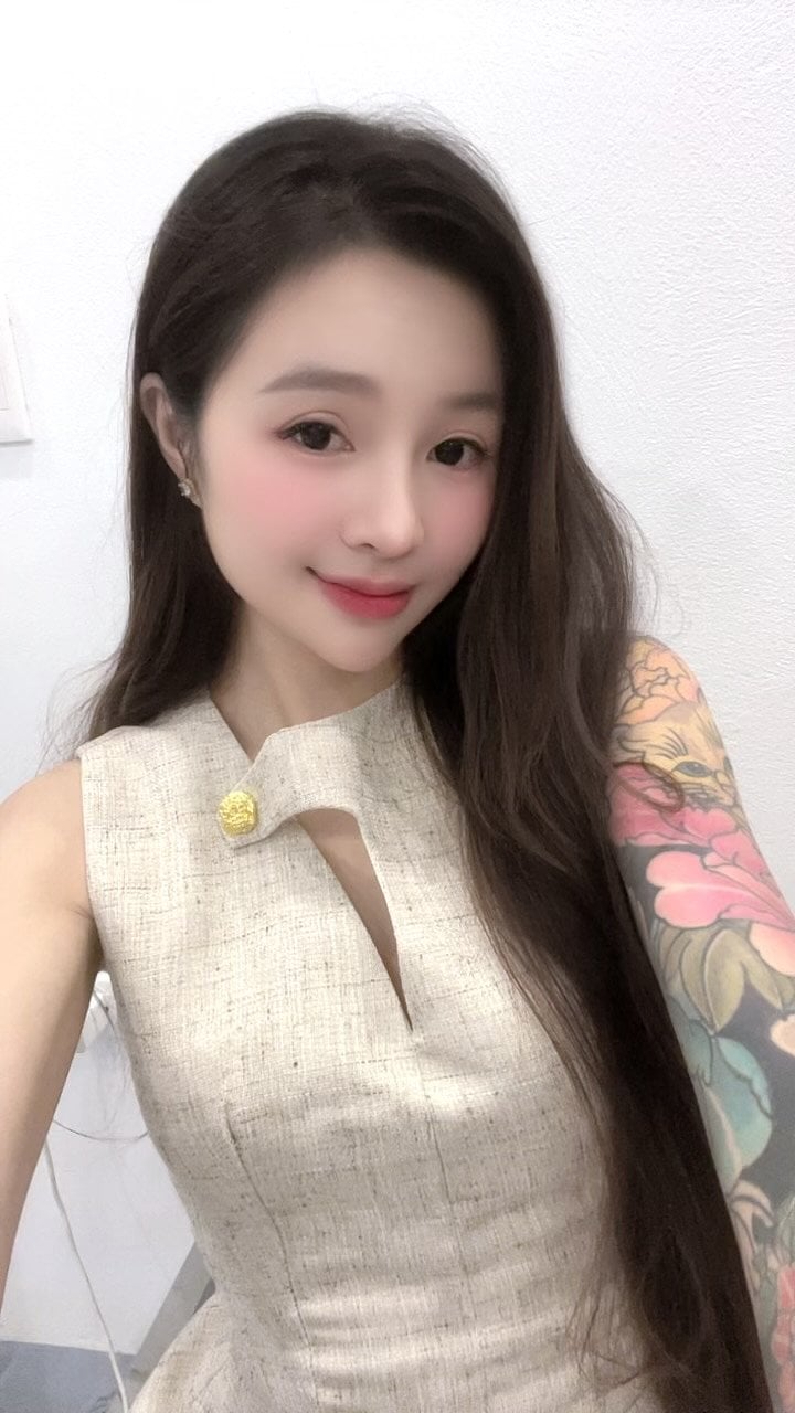 Lily escort in Dubai