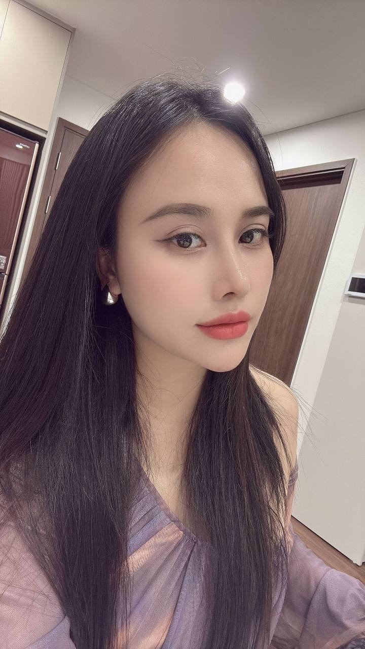 Attractive Figure New_Slim Body escort in Dubai