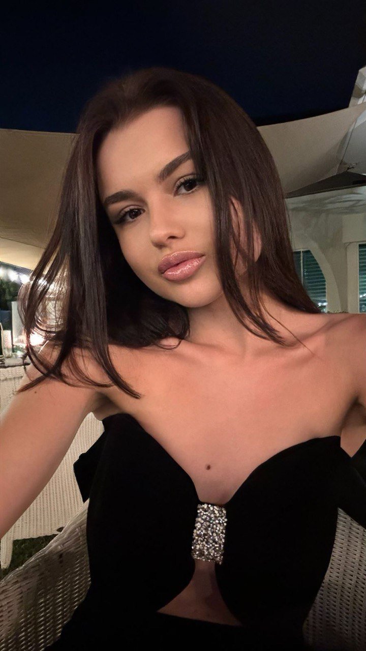 Lara 20 Year escort in Phuket
