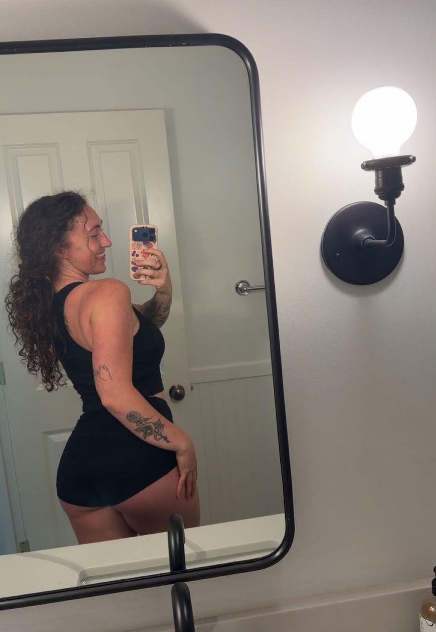 Elodie escort in Tirana