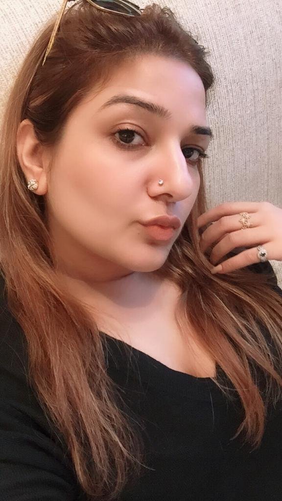 Roshini Busty Milf escort in Dubai