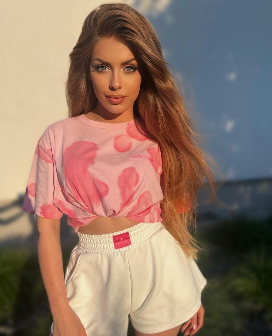 TIRZA escort in Paris