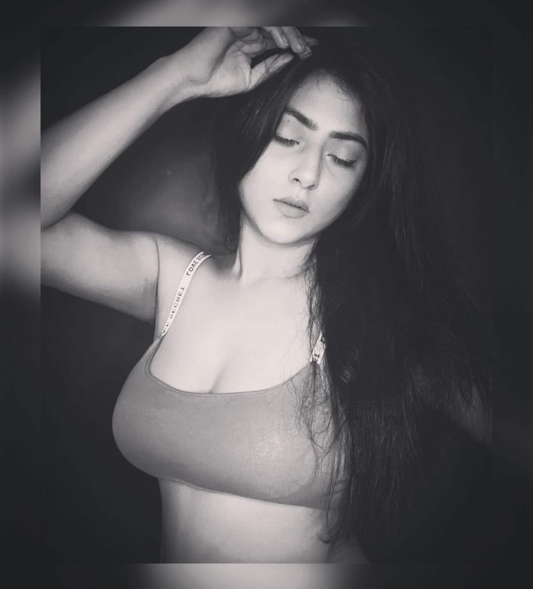 Avni escort in Toronto