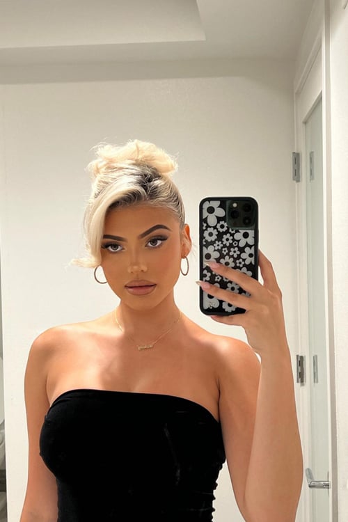 Adelheid escort in Frankfurt