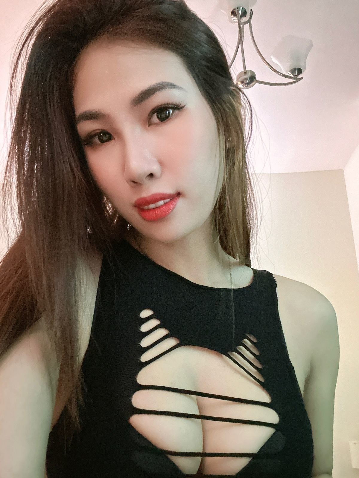 Kelly luxury full service escort in Singapore