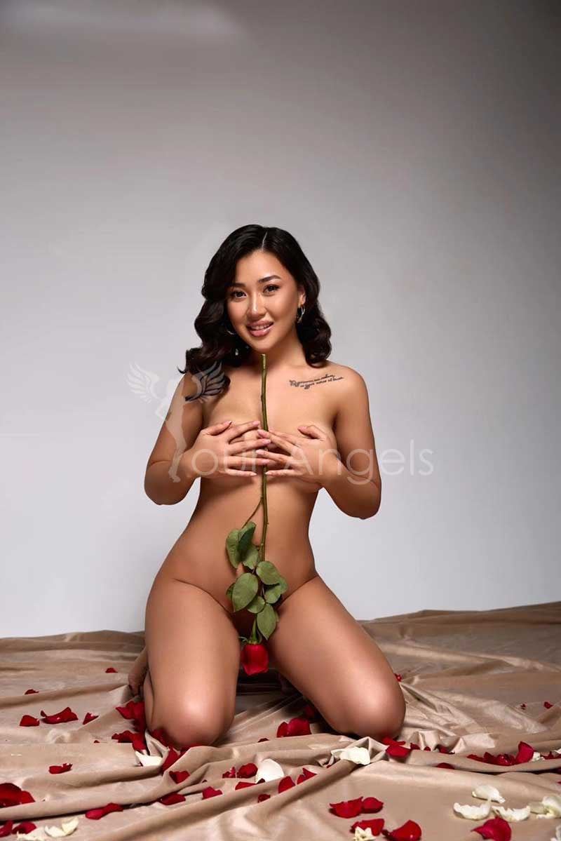 Mika escort in Athens