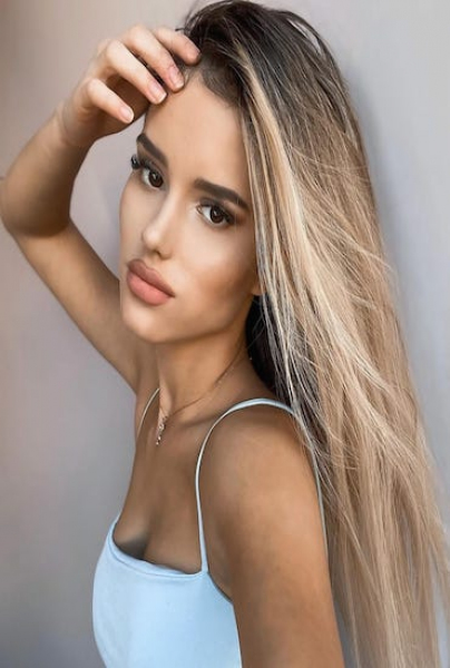 Tanya escort in Paris