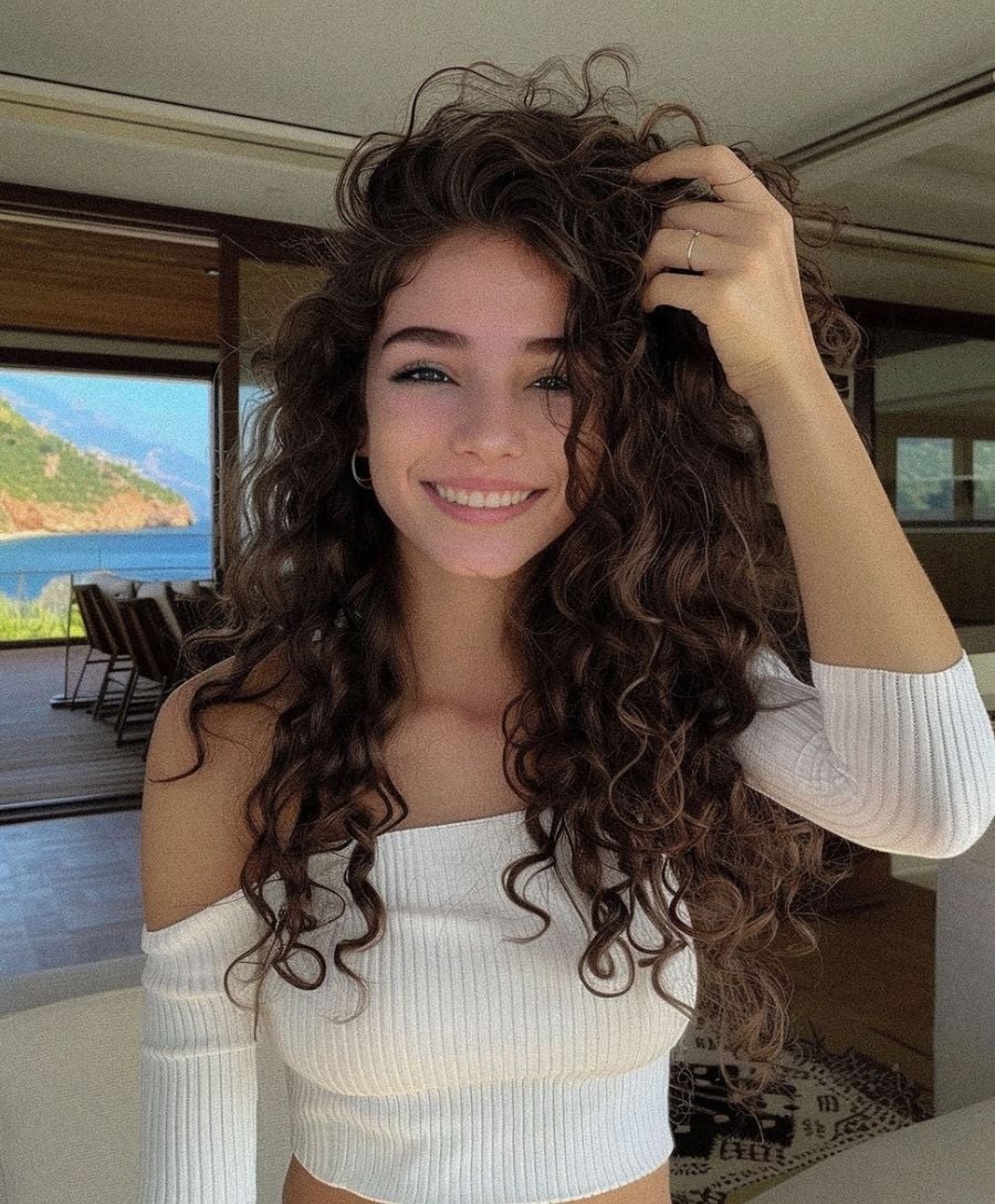 CHARITY escort in Paris