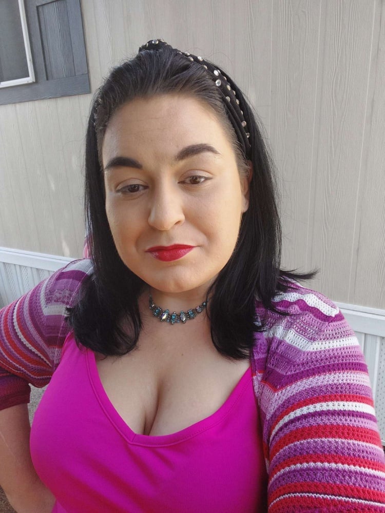 Mona escort in Portland