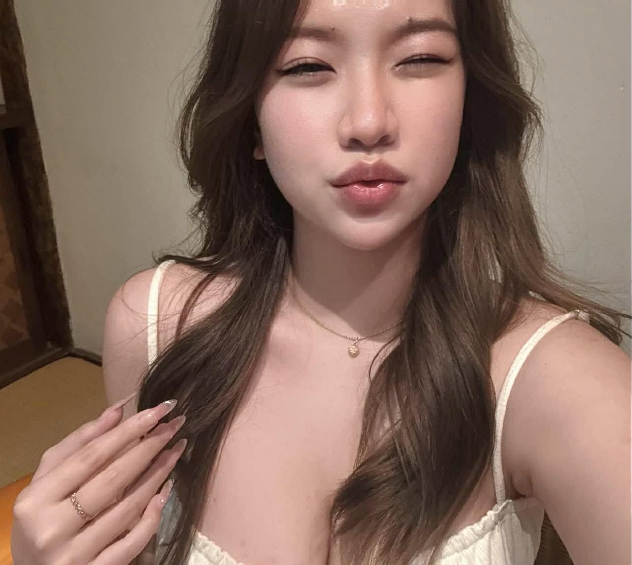 Annna escort in Singapore