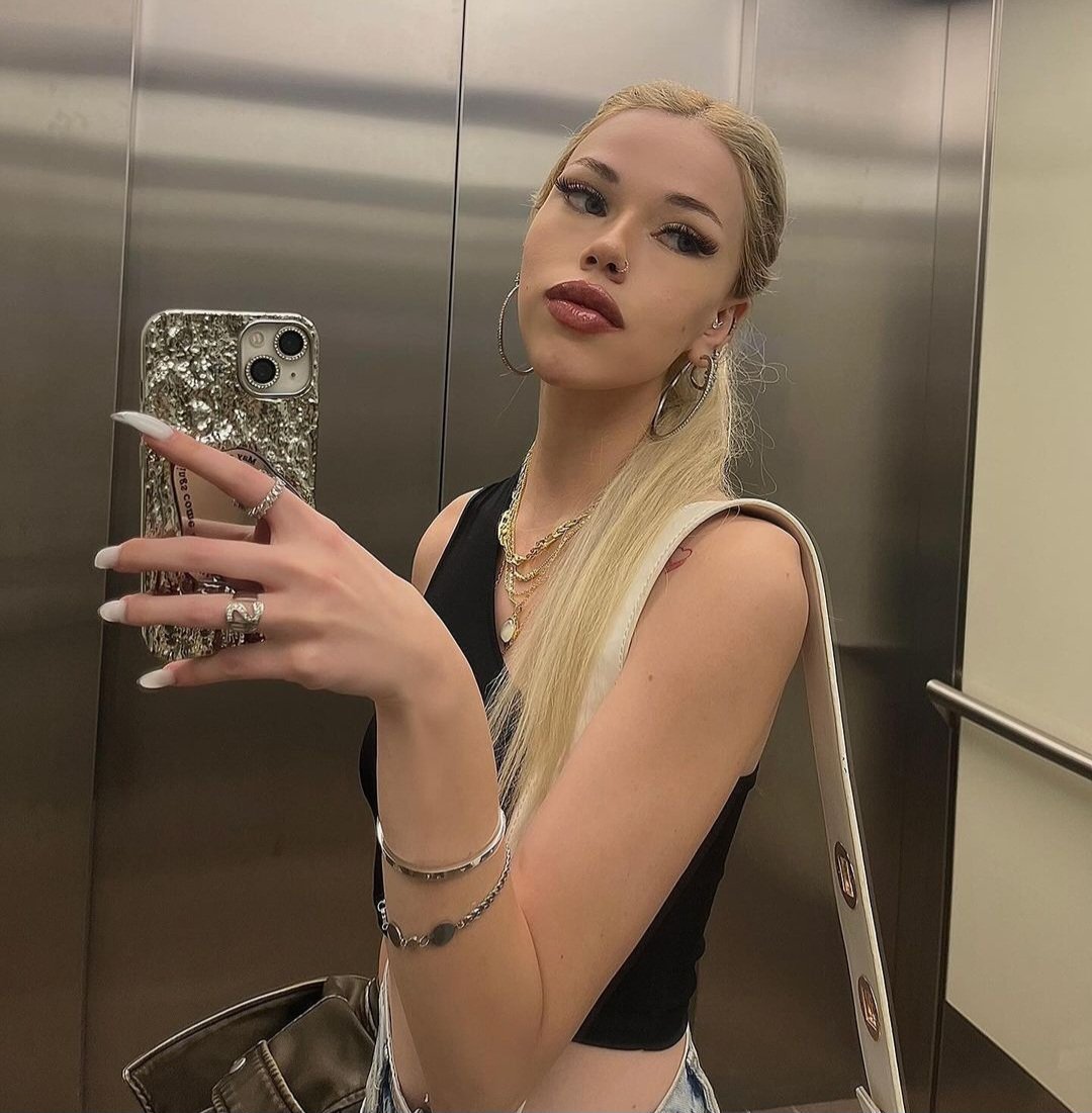 Arina escort in Milano