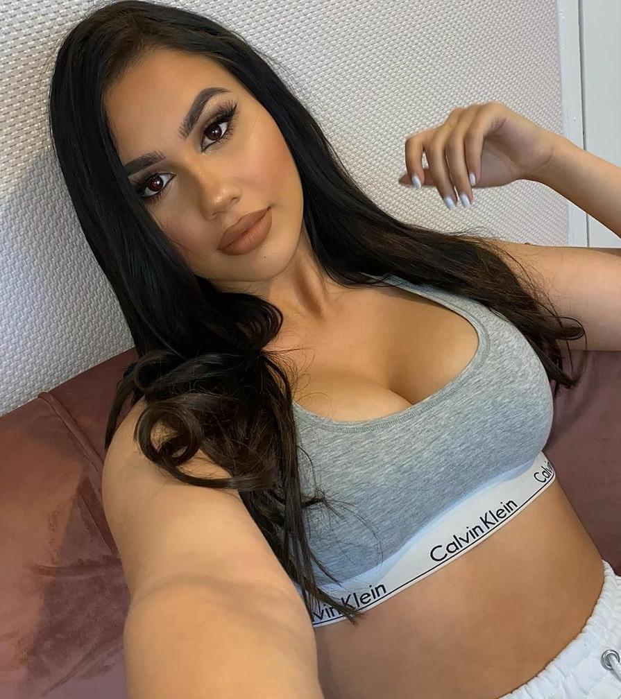 Anya escort in Amsterdam