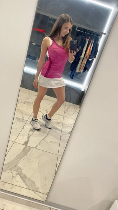 Laure escort in Manila