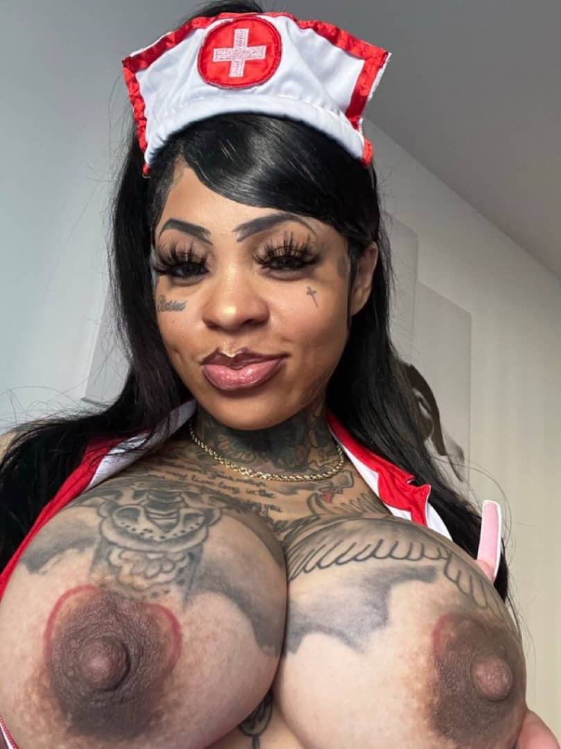 Ella escort in Chicago