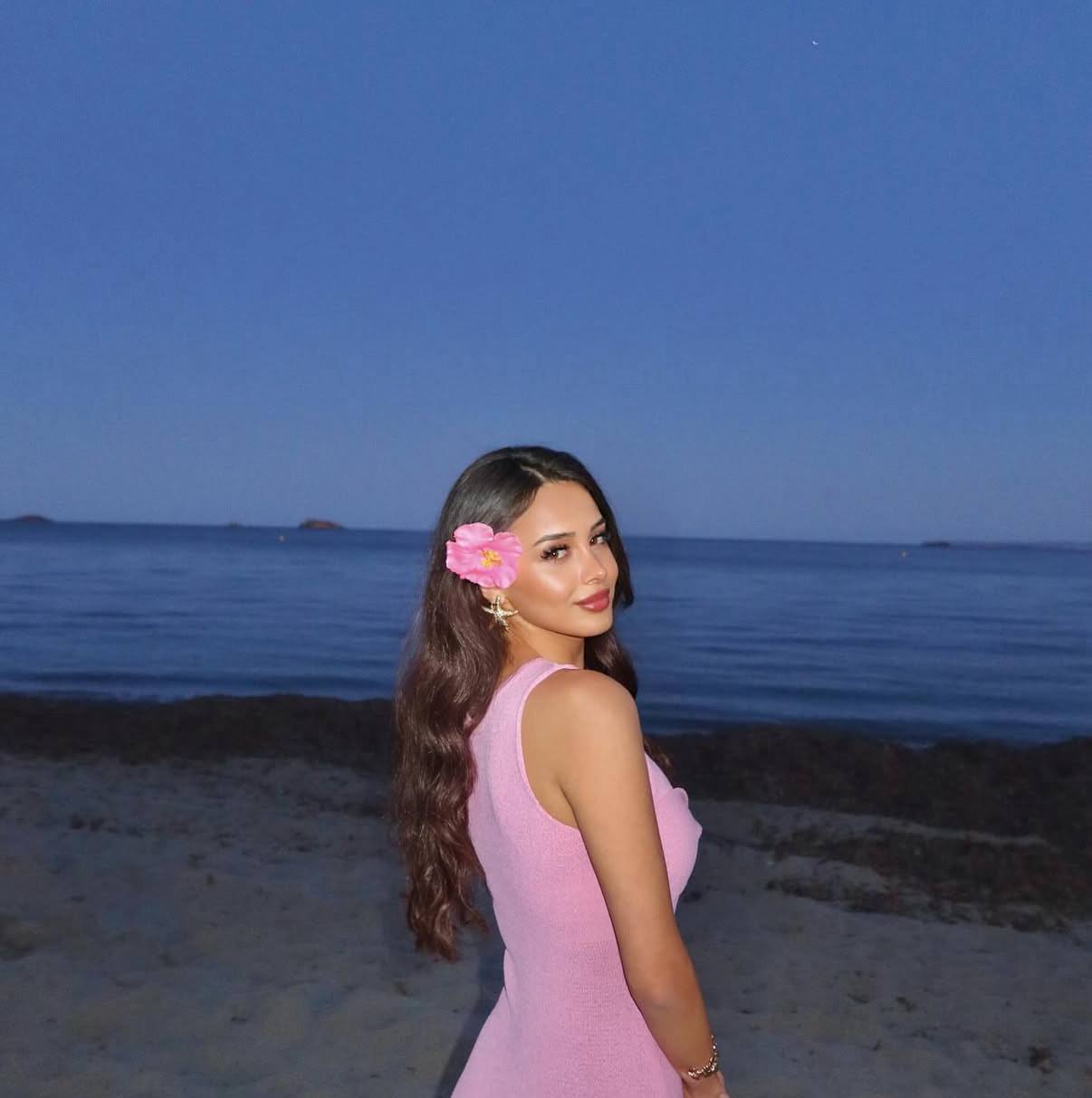 Juna escort in Istanbul