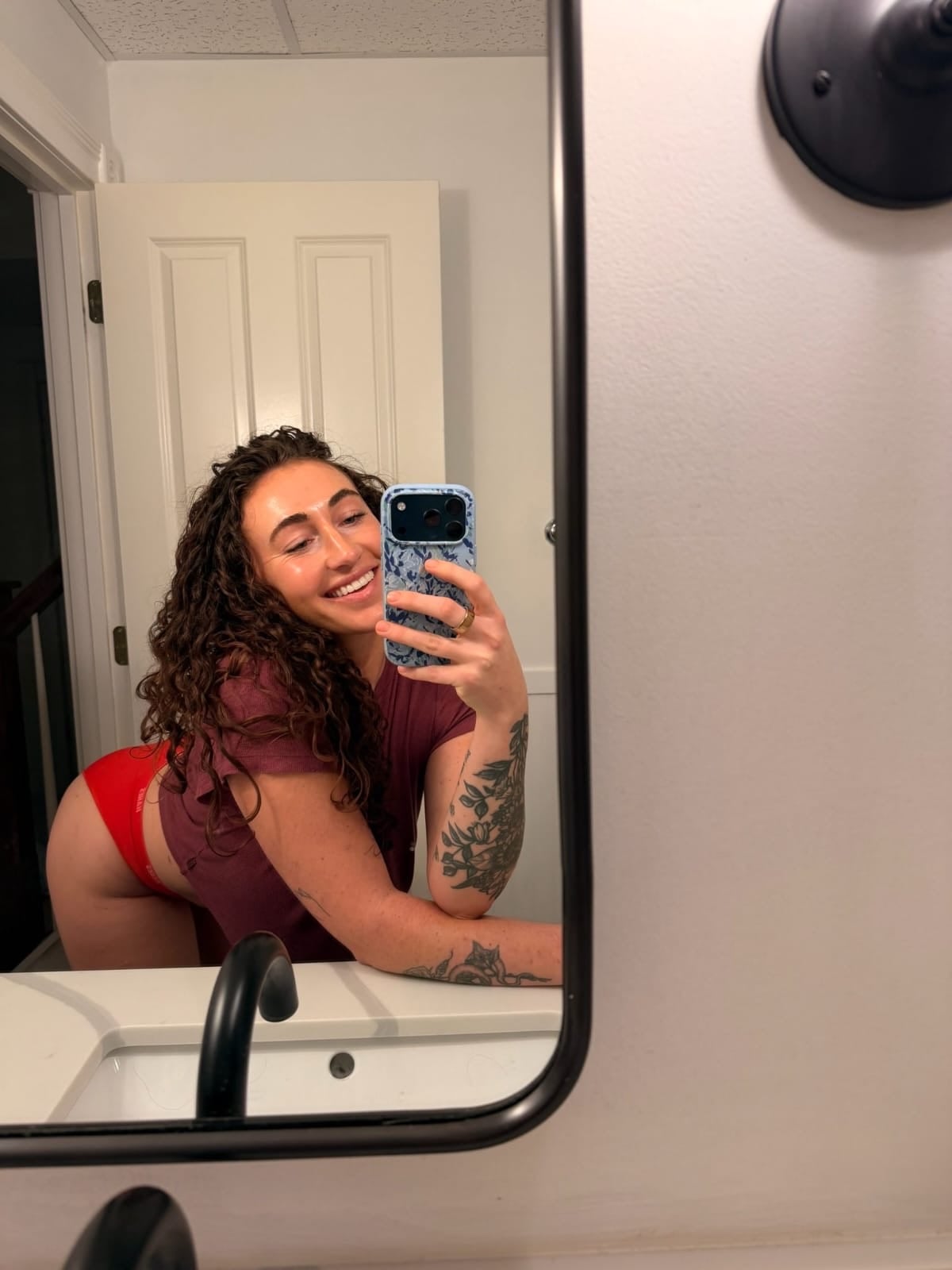 Rosina escort in Tirana