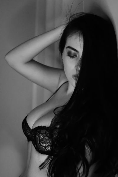 Adela escort in Oslo