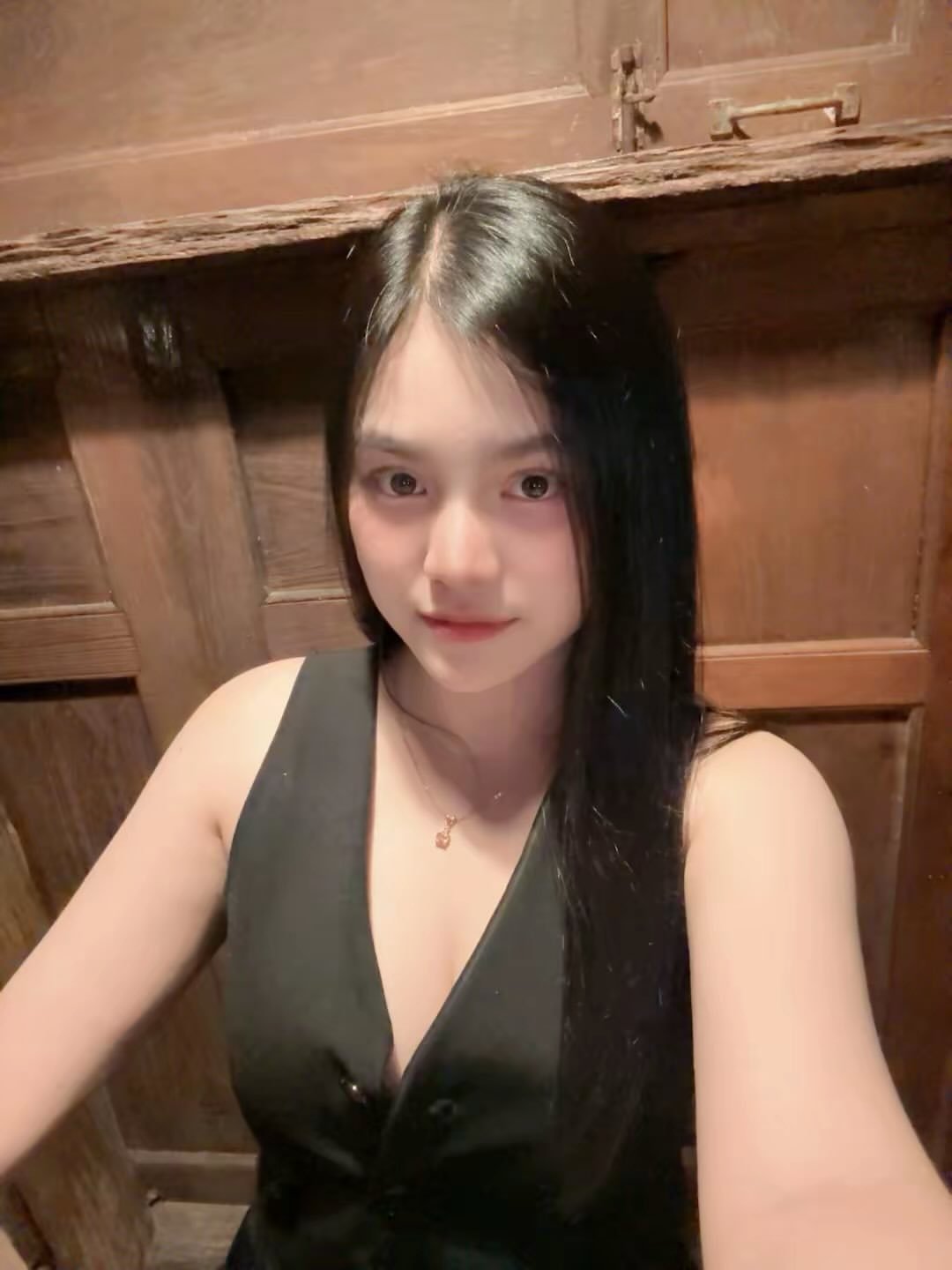 Manda escort in Surabaya