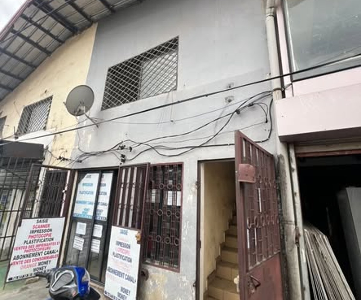 Espace à louer - Akwa Nord