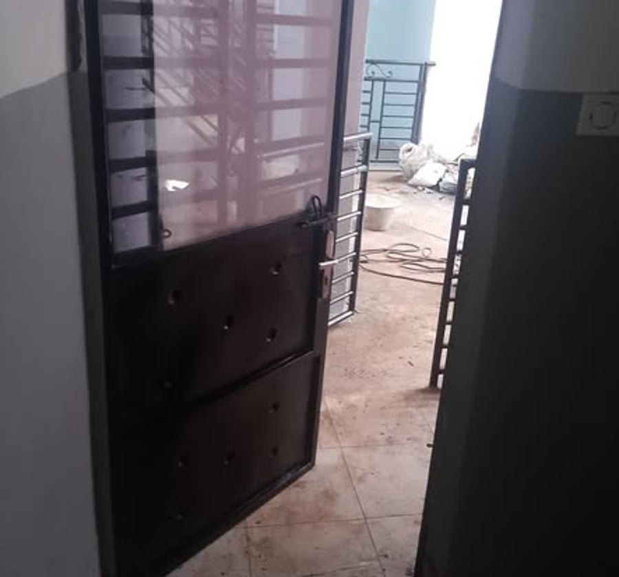 Studio moderne à louer à Barrière, Yaoundé - 55 000 XAF/mois