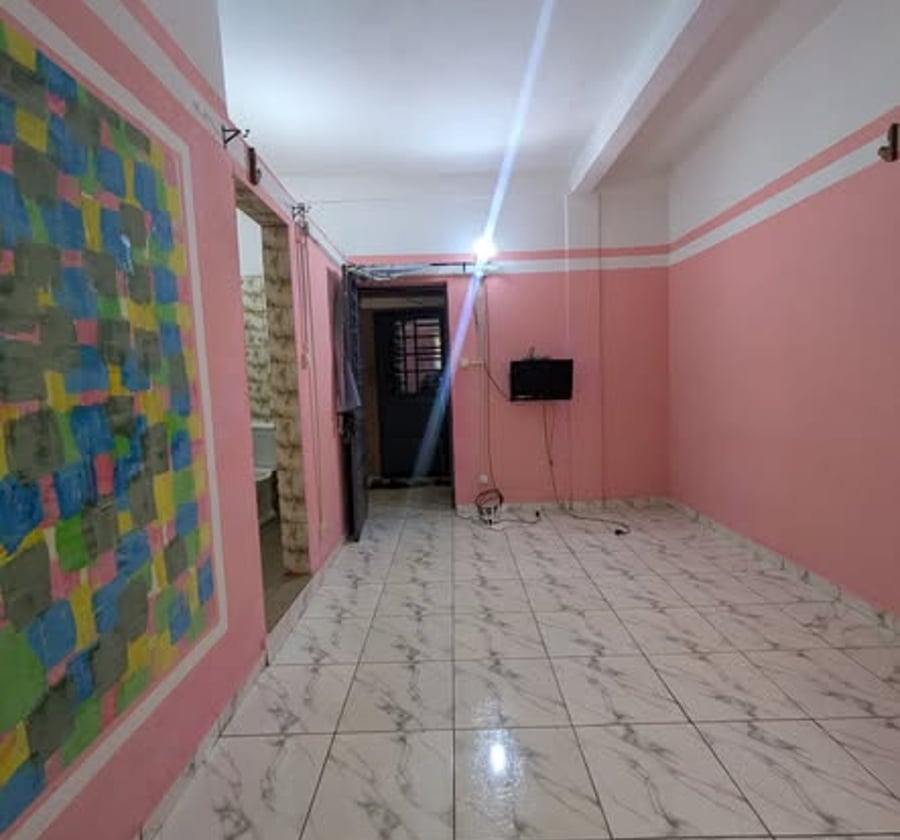 Vaste chambre à louer à Logbessou