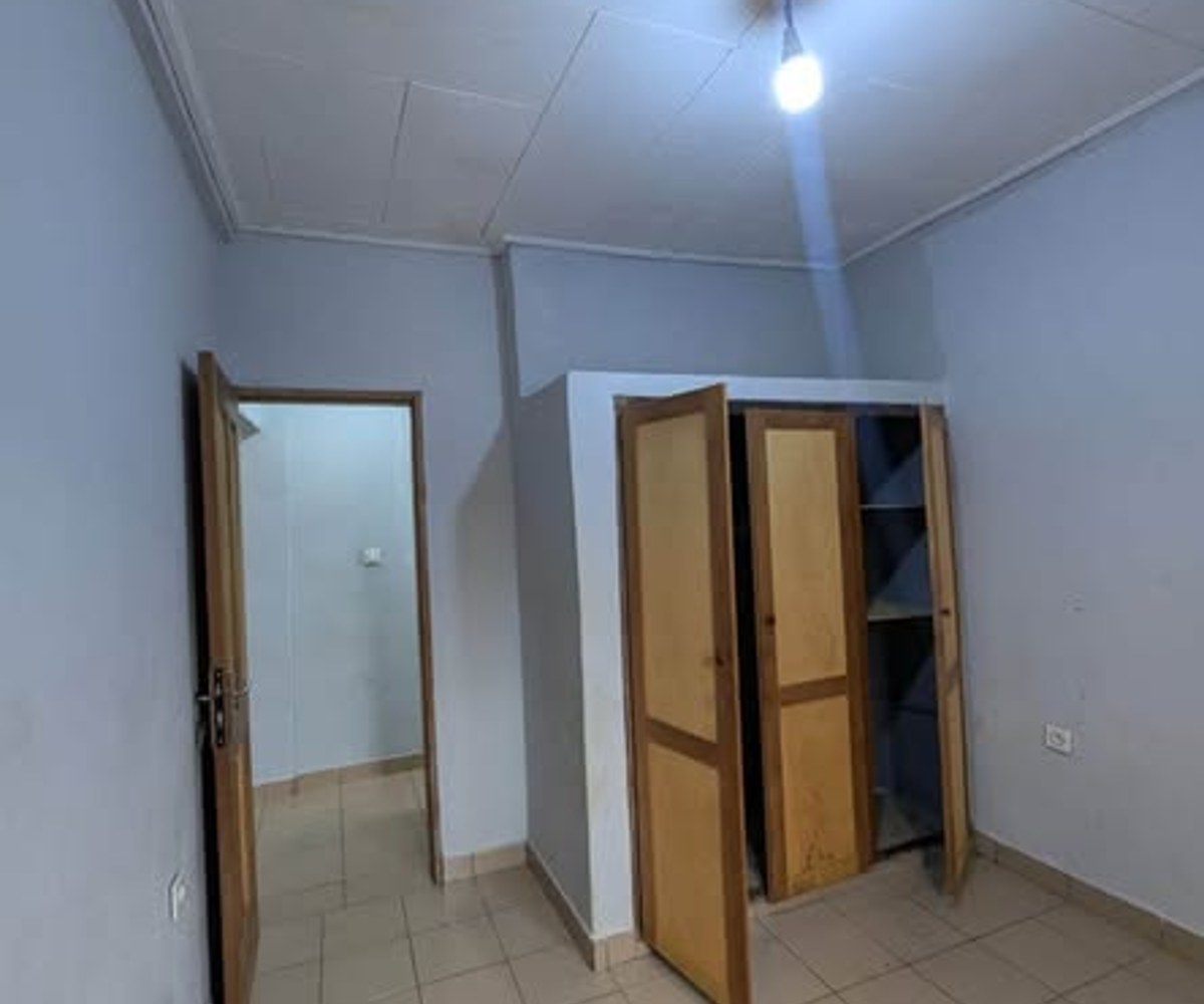Studio moderne à Obobogo