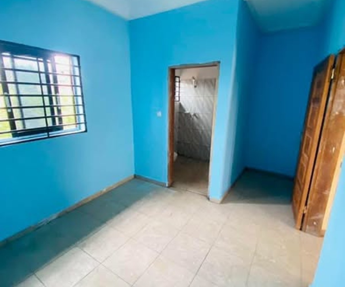 Studio à louer à Odza