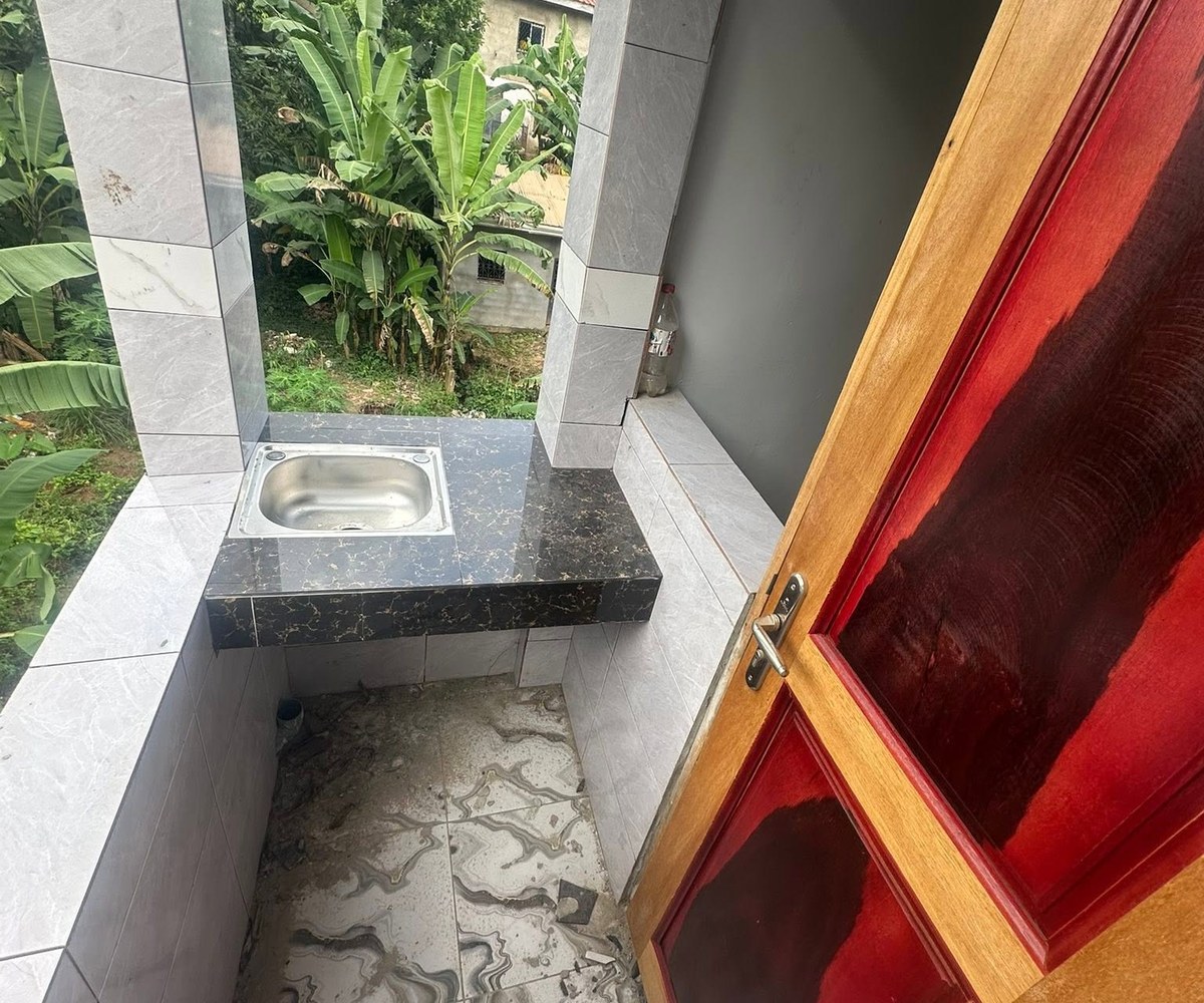 Chambre moderne 3 pièces à PK15 Douala
