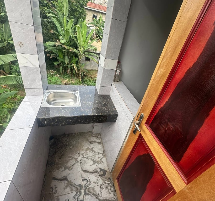 Chambre moderne 3 pièces à PK15 Douala