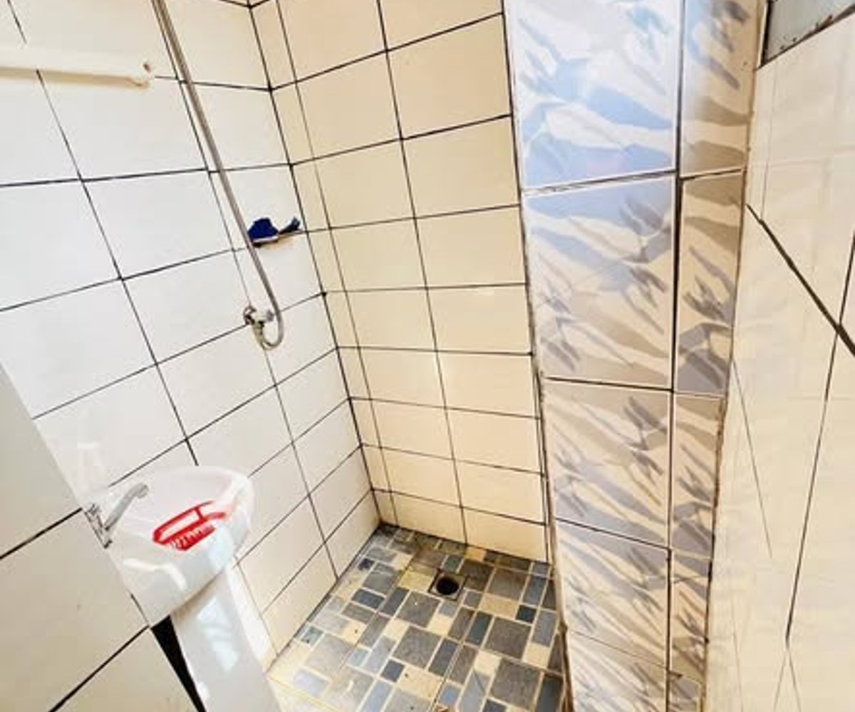 Studio moderne à louer à Efoulan (Columbia)