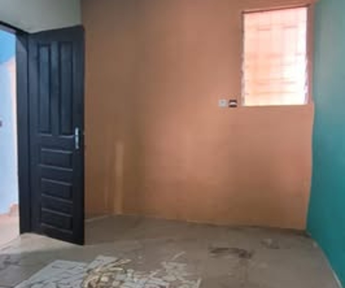 2 chambres, 2 douches, salon, cuisine à Biyem-Assi Lac