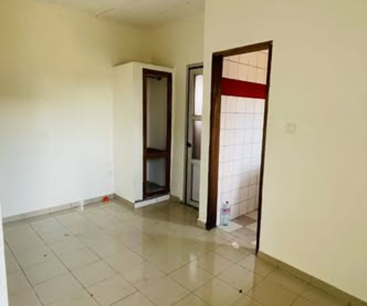 Grande chambre à louer - Kotto Banguè