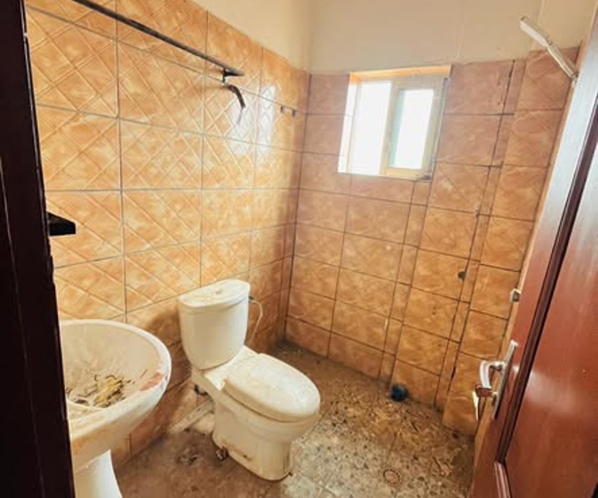 Appartement 3 chambres à louer à Biyem Assi