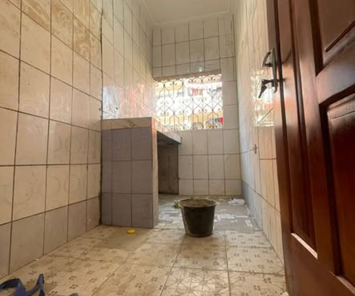 Très vaste appartement moderne staffé à PK 13
