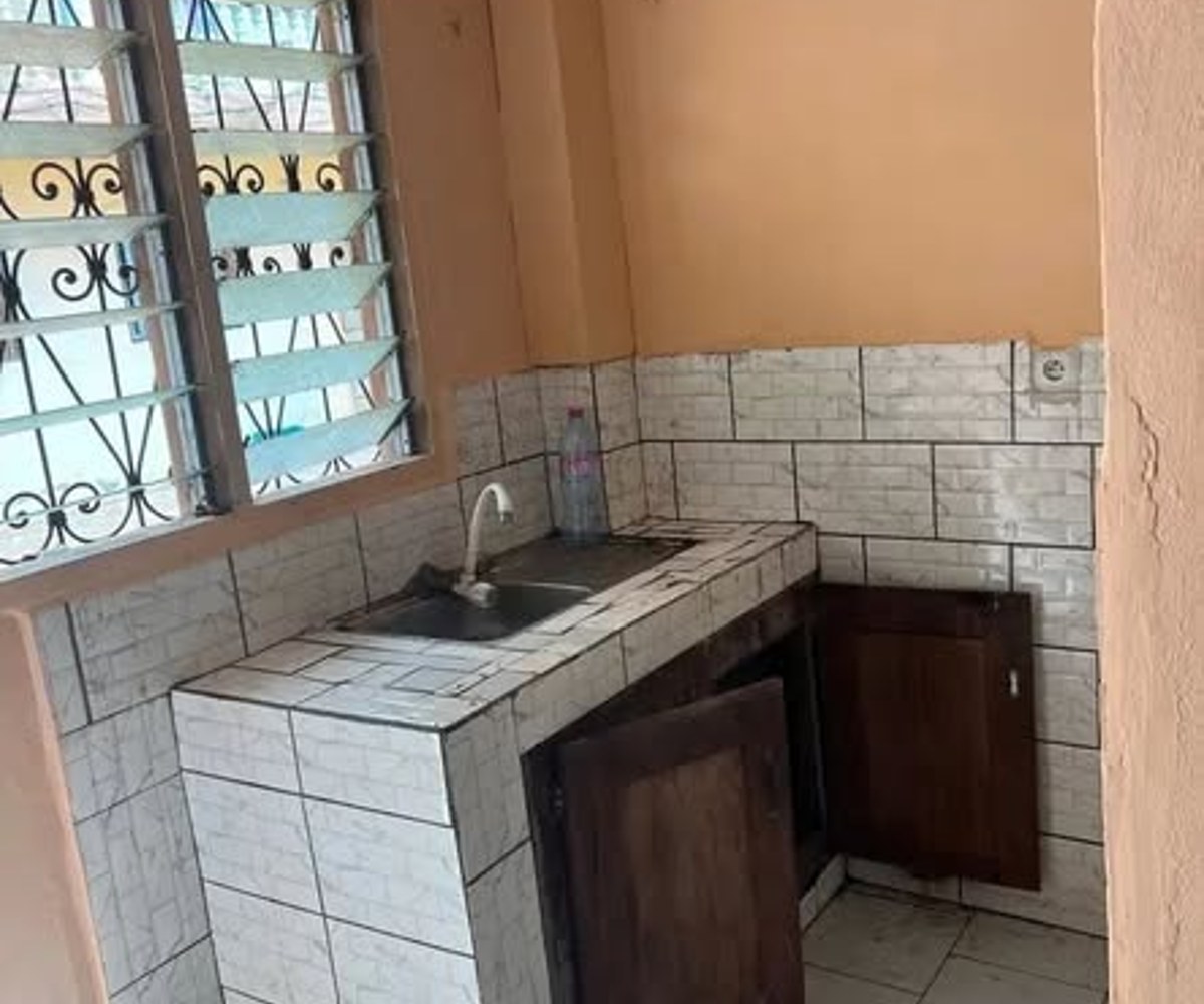 Chambre moderne à Nkoabang (10ᵉ arrêt)
