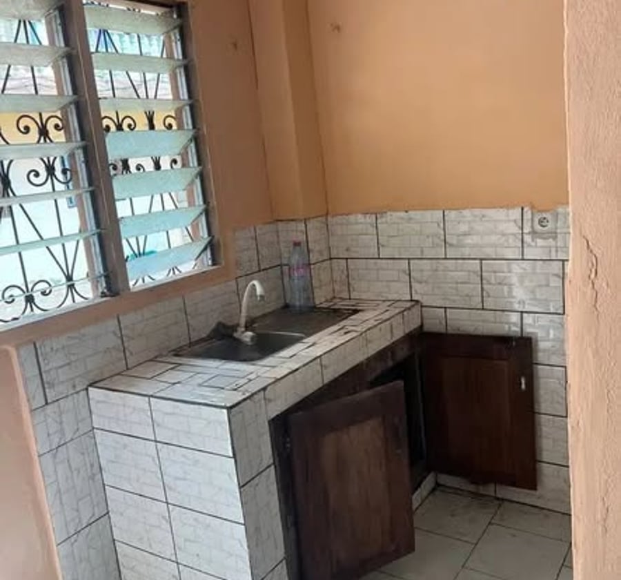 Chambre moderne à Nkoabang (10ᵉ arrêt)